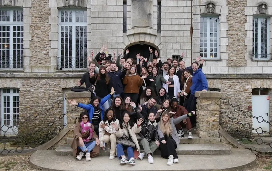 2023-France-MOZOO-Company-Photo