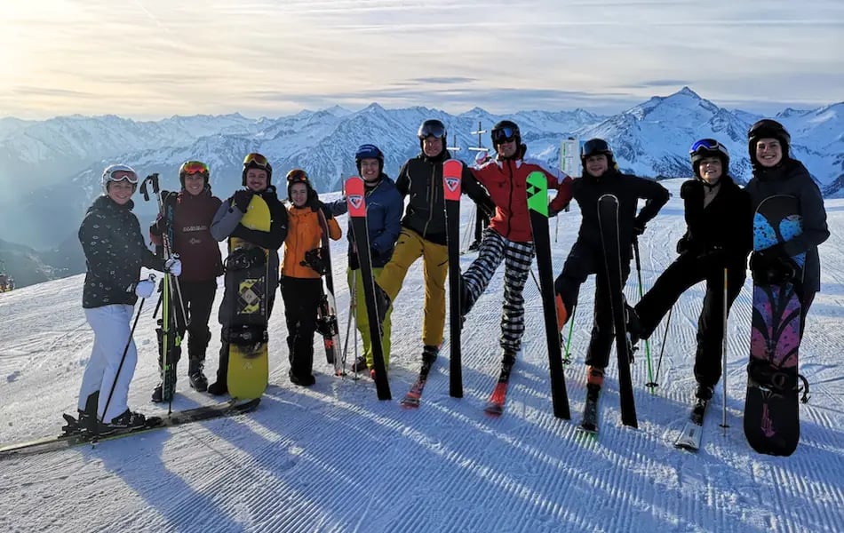 2023-Netherlands-Summiteers-Company-Photo